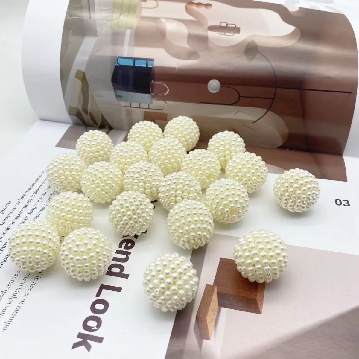 10/12/14/20mm White Acrylic AB - Jewelry Making Event recension och pris